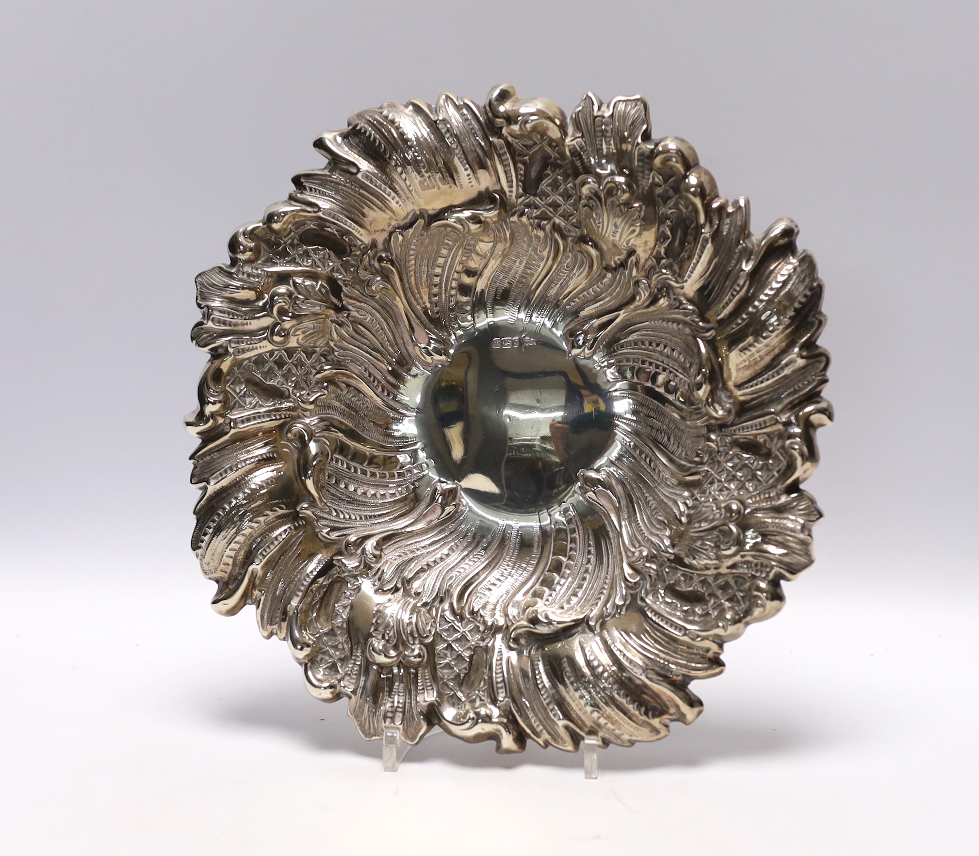 A late Victorian repousse silver bowl, by Walker & Hall, Sheffield, 1899, 26.2cm, 13.5oz.